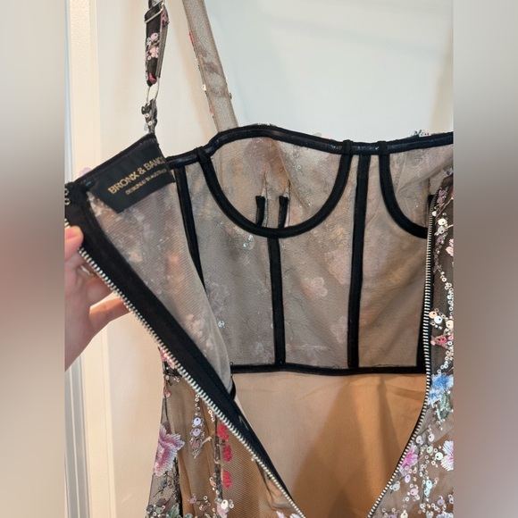 NWOT BRONX AND BANCO MIDNIGHT EMBROIDERED FLORAL GOWN - Picture 15 of 17